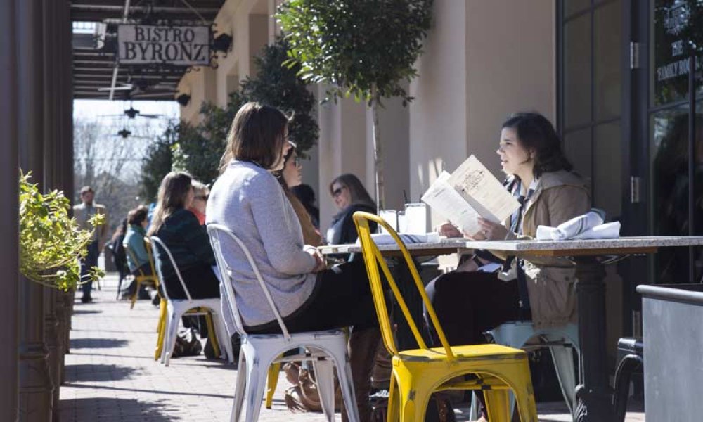Friends enjoying lunch 